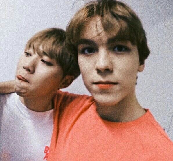 seungkwan + vernon pictures that exude unexplainable boyfriend energy        ♡̩̥̩♡̩̩̥͙♡̩͙ˊ — a thread  #솔부  #VERKWAN