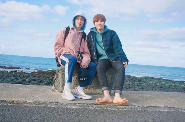 seungkwan + vernon pictures that exude unexplainable boyfriend energy        ♡̩̥̩♡̩̩̥͙♡̩͙ˊ — a thread  #솔부  #VERKWAN