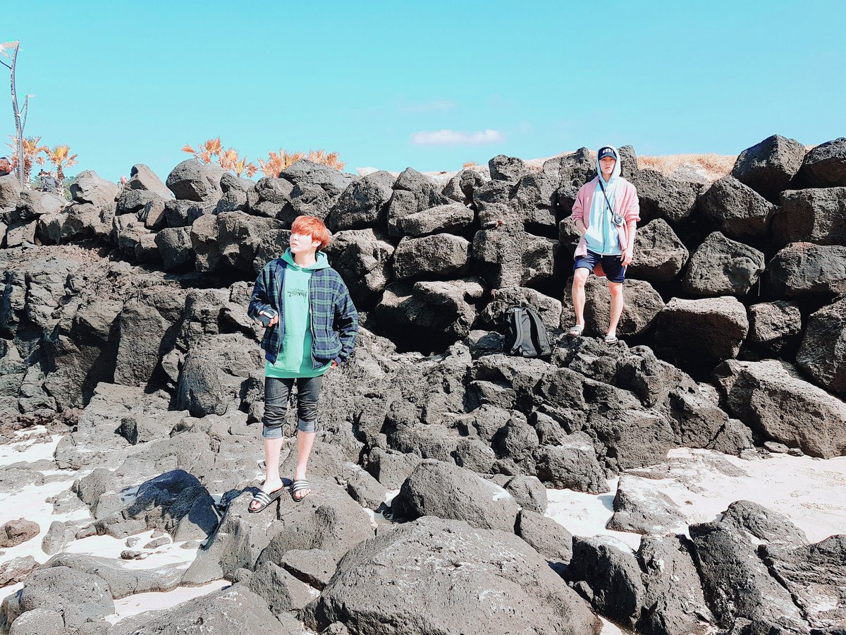 seungkwan + vernon pictures that exude unexplainable boyfriend energy        ♡̩̥̩♡̩̩̥͙♡̩͙ˊ — a thread  #솔부  #VERKWAN