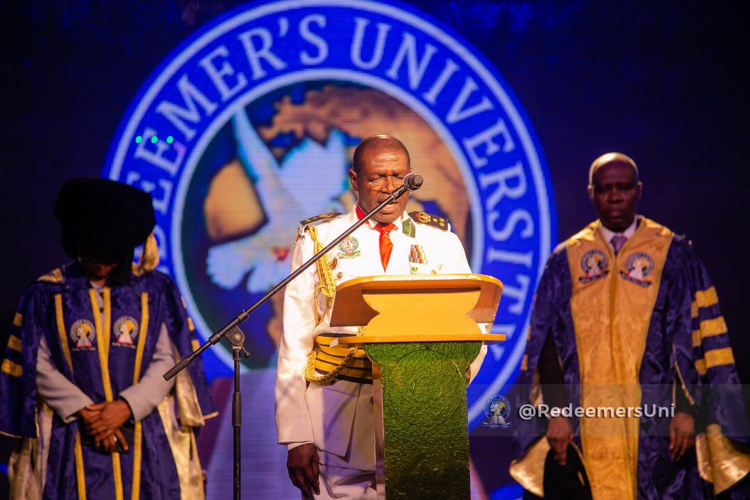 RedeemersUni's tweet photo. The school Chaplain, Pastor Gbenga Akosile saying the opening prayers for this convocation ceremony.

#DanielGeneration2020
#RUNVirtualConvocation https://t.co/UY0semom5d