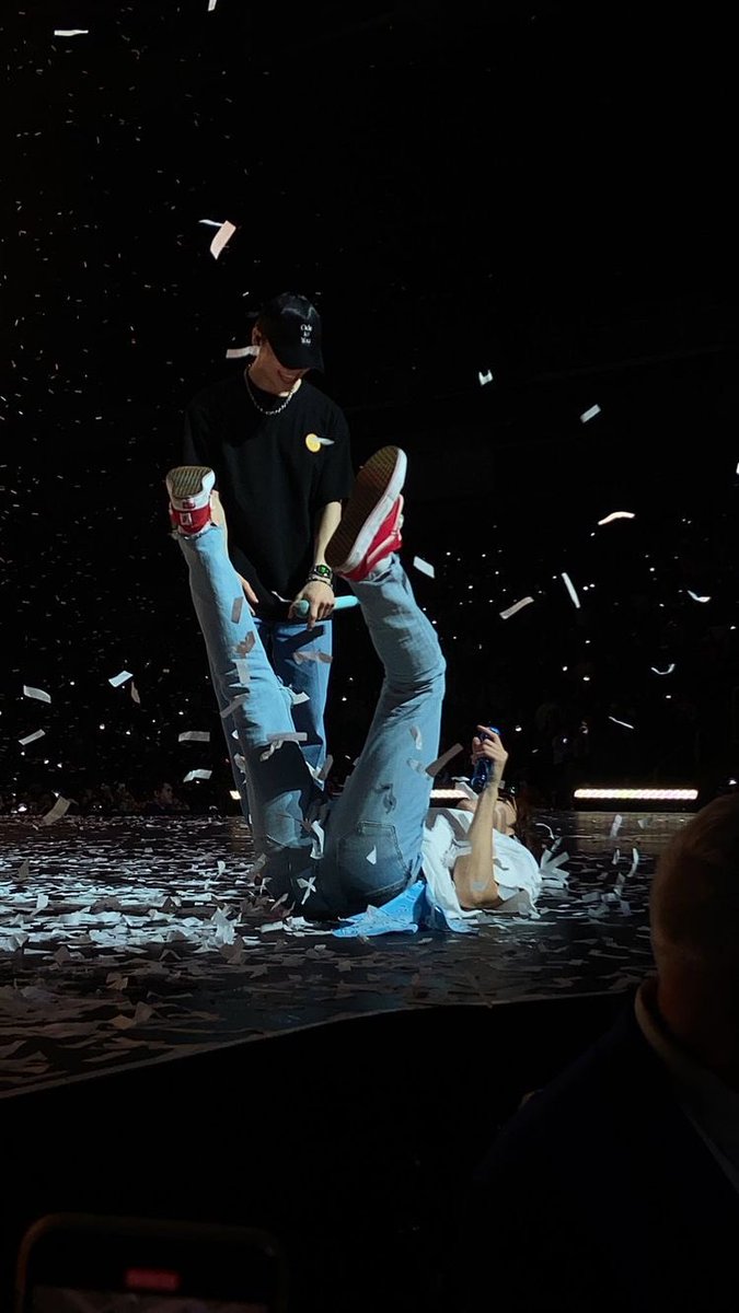 seungkwan + vernon pictures that exude unexplainable boyfriend energy        ♡̩̥̩♡̩̩̥͙♡̩͙ˊ — a thread  #솔부  #VERKWAN