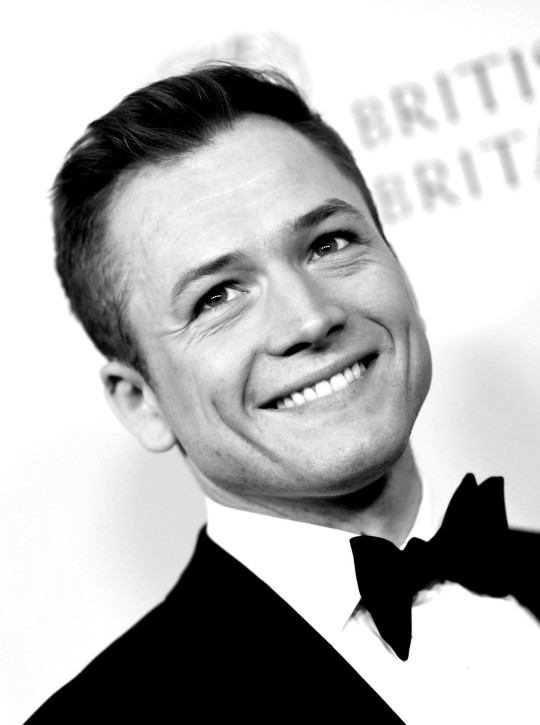 Dzi urodziny obchodzi jedna z moich najwi kszych mi o ci happy birthday taron egerton 