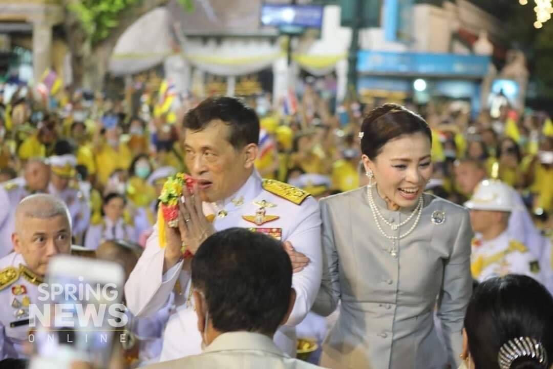 Bank10257453's tweet photo. #พระมหากษัตริย์ผู้ทรงธรรม
#เราจะเดินไปด้วยกันด้วยความรัก https://t.co/ZgE9GMbjIN