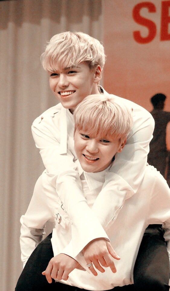 seungkwan + vernon pictures that exude unexplainable boyfriend energy        ♡̩̥̩♡̩̩̥͙♡̩͙ˊ — a thread  #솔부  #VERKWAN