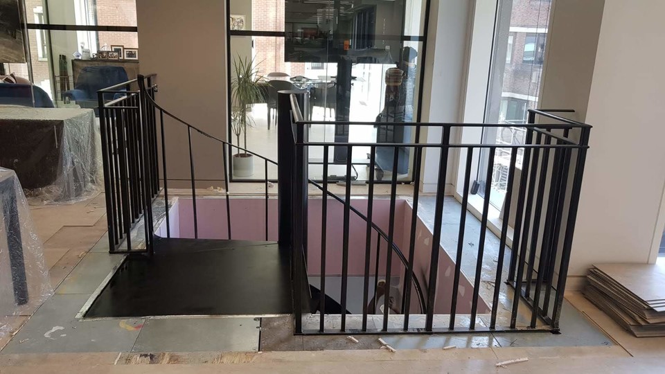 Stagesol's tweet photo. We are not just staging, office interiors are our thing as well.
#spiralstaircase #officeinteriors #townhallsteps #wemakeevents #seatingtiers #metrodeck #steeldeck #schoolstage #stagetiers #interiordesign #studiodeck #stagesolutions #stagedex https://t.co/0UrAUvZkON