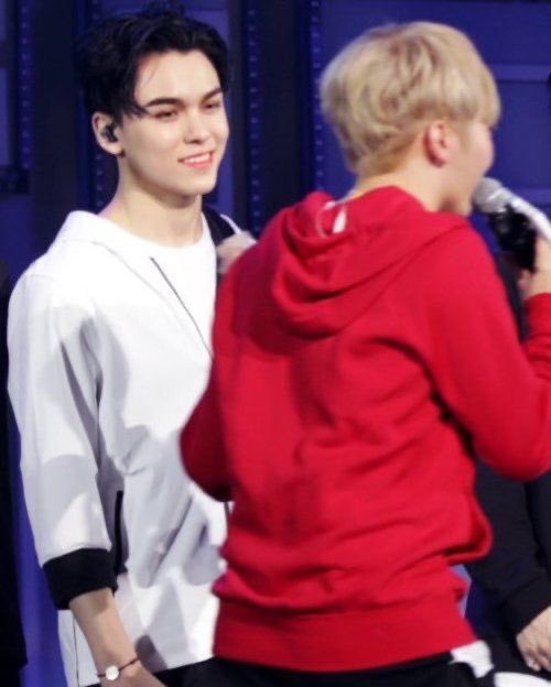 seungkwan + vernon pictures that exude unexplainable boyfriend energy        ♡̩̥̩♡̩̩̥͙♡̩͙ˊ — a thread  #솔부  #VERKWAN
