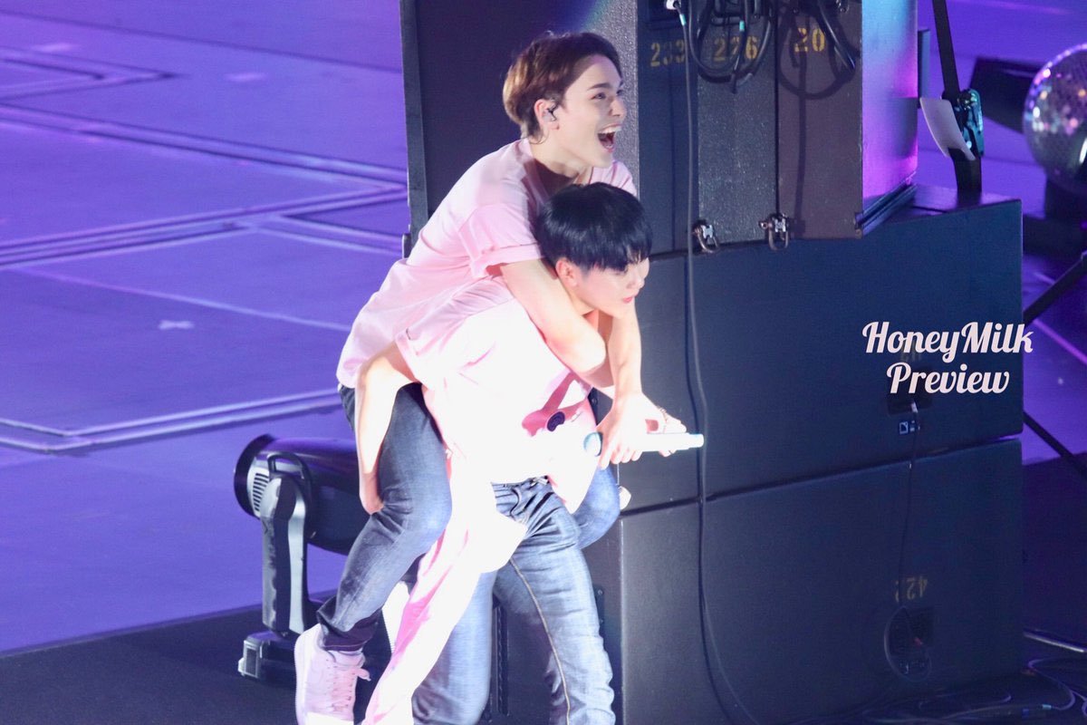 seungkwan + vernon pictures that exude unexplainable boyfriend energy        ♡̩̥̩♡̩̩̥͙♡̩͙ˊ — a thread  #솔부  #VERKWAN