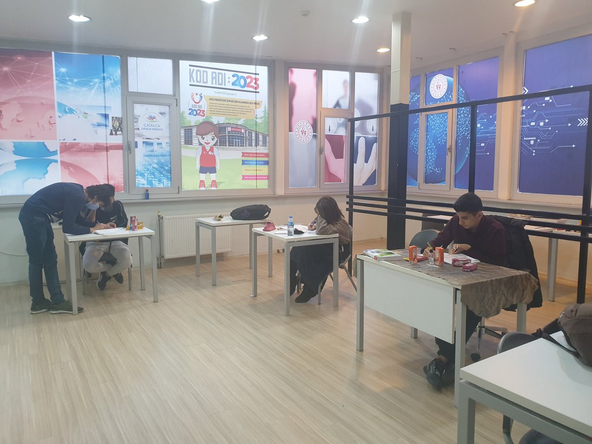 GSB_CatalcaGM's tweet photo. Ders çalışmak için sıcak ve hizmet veren gülen yüzler görmek isterseniz #Merkezimize bekleriz.

Sevgili Gençler #merkezimizin her bir alanı size hizmet için hazır konumda. 😎

#GSBGM
#İstanbulGençligi
#MerkezimdeSenVarsın
#GönüllülükKulübü https://t.co/gXRqkS2c9E