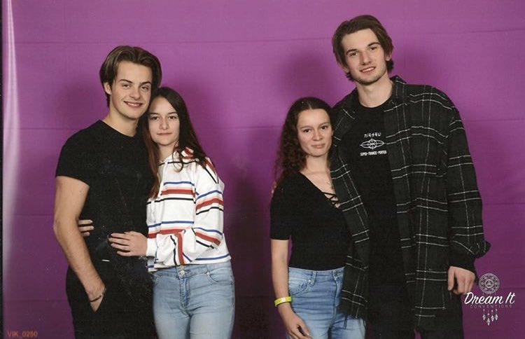 padillatkins's tweet photo. Il y a deux ans🥺 #EIL2 #dreamitmemories https://t.co/NvDhvCV4ut
