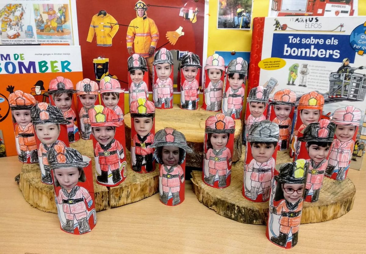 epiasabadell's tweet photo. SUMMEM A P5
Després d'haver après l'ofici de bomber, per finalitzar l'itinerari d'aprenentatge, ens hem fet un bomber personalitzat i així de guapus hem quedat!
#SUMMEMPIASABADELL
#infantilpiasabadell
#P5PIASABADELL https://t.co/tWCWFpLWDl