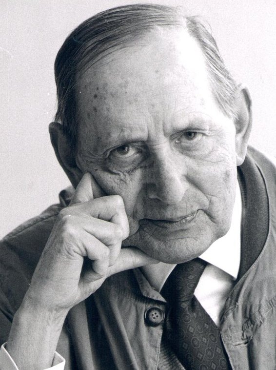 InstCervantes's tweet image. Celebramos #LaNochedelosLibros📚 con la proyección en línea de un fragmento de la ópera «Cinco horas con Mario» 🎼, cuyo estreno acogió el Cervantes hace unos días.

🔴 Síguelo en DIRECTO en nuestro canal de Youtube:
▶️youtube.com/c/InstitutoCer…
🗓️ 13/11
🕖 19 h

#CentenarioDelibes