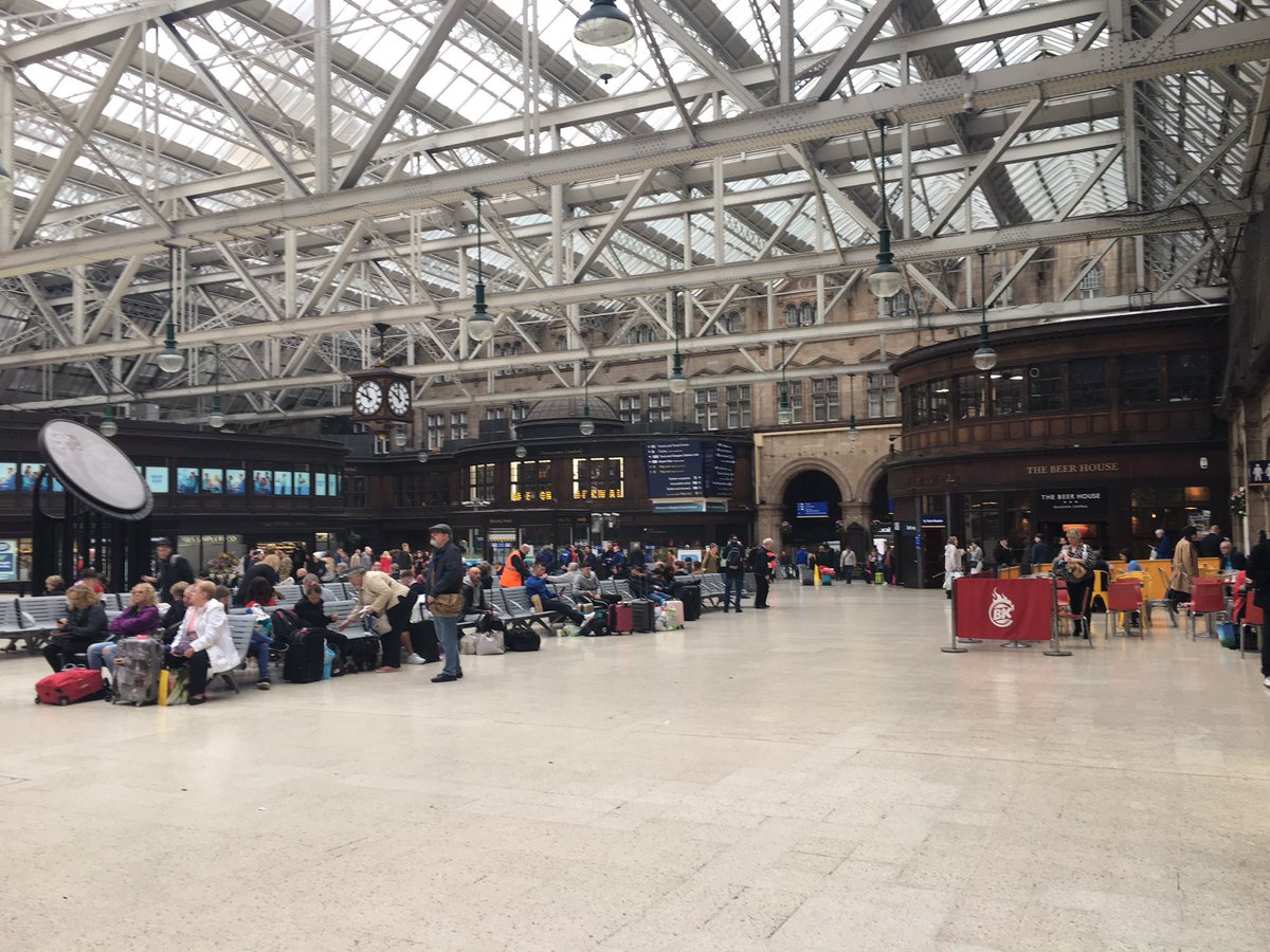 SimonZev's tweet image. DAY239: 31/05/2019 the next part of my #ScotrailAdventure was from @NetworkRailGLC with its wonderful concourse 😍 My chariot was @ScotRail 314202 for my last #Class314 ride around the Cathcart Circle. #Glasgow #Central 
#CoronaAlone #CoronaLockdown
