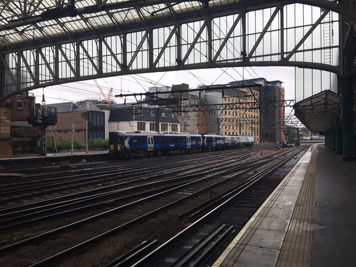 SimonZev's tweet image. DAY239: 31/05/2019 the next part of my #ScotrailAdventure was from @NetworkRailGLC with its wonderful concourse 😍 My chariot was @ScotRail 314202 for my last #Class314 ride around the Cathcart Circle. #Glasgow #Central 
#CoronaAlone #CoronaLockdown