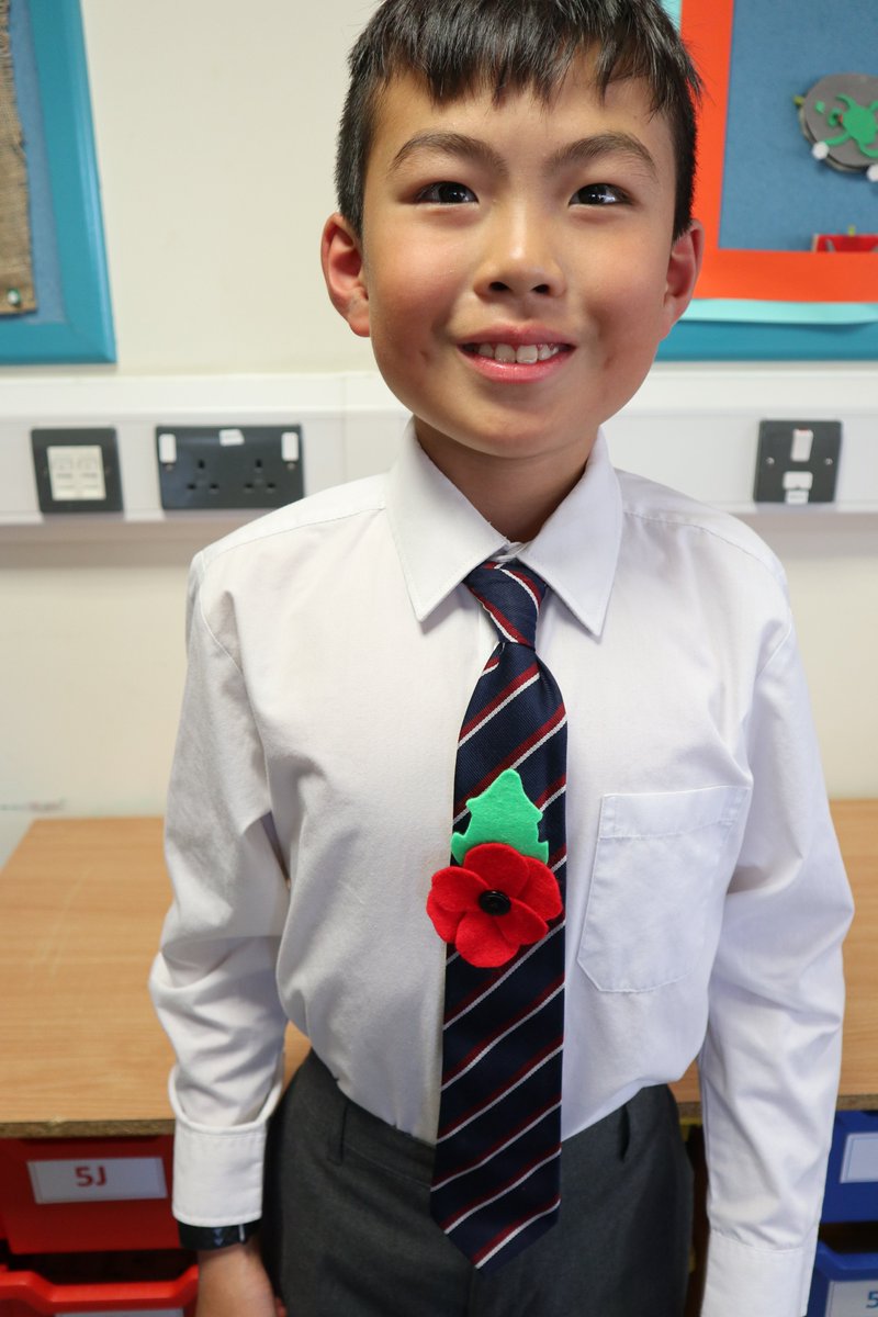 KESBathJunior's tweet photo. Remembrance events will be taking place across the School tomorrow including observing the #TwoMinuteSilence
In preparation Year 6 made their own #poppies in DT
#KESBathCommunity #MadeinDT #RemembranceDay https://t.co/2R3sPOqp2f