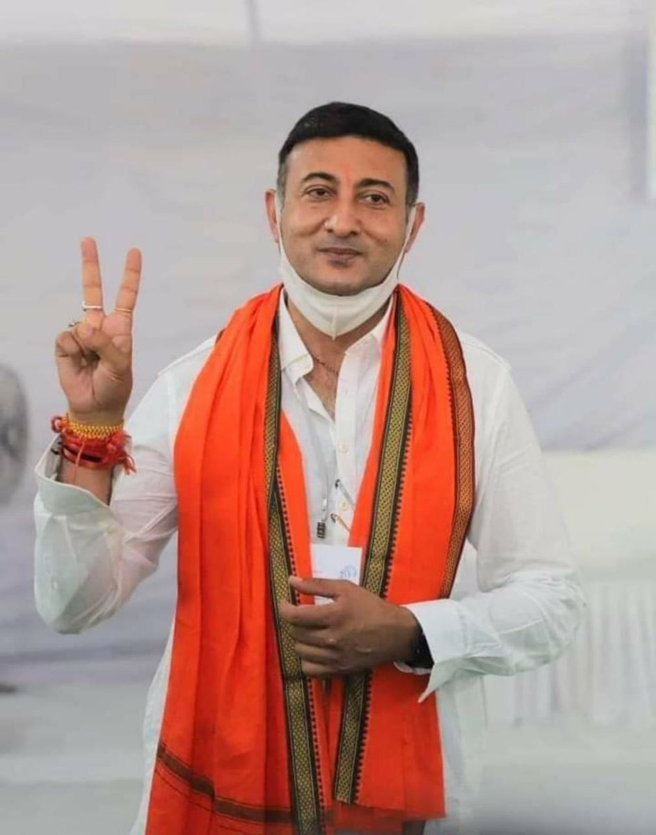 desiner_Ashu's tweet photo. बधाई बधाई बधाई🥳
राष्ट्रहित सर्वोपरि 🚩
 फिर भाजपा फिर शिवराज ✌🏻✌🏻🚩🚩
@dattigaon 
@ChouhanShivraj 
@vdsharmabjp https://t.co/JqqXgJNKKx