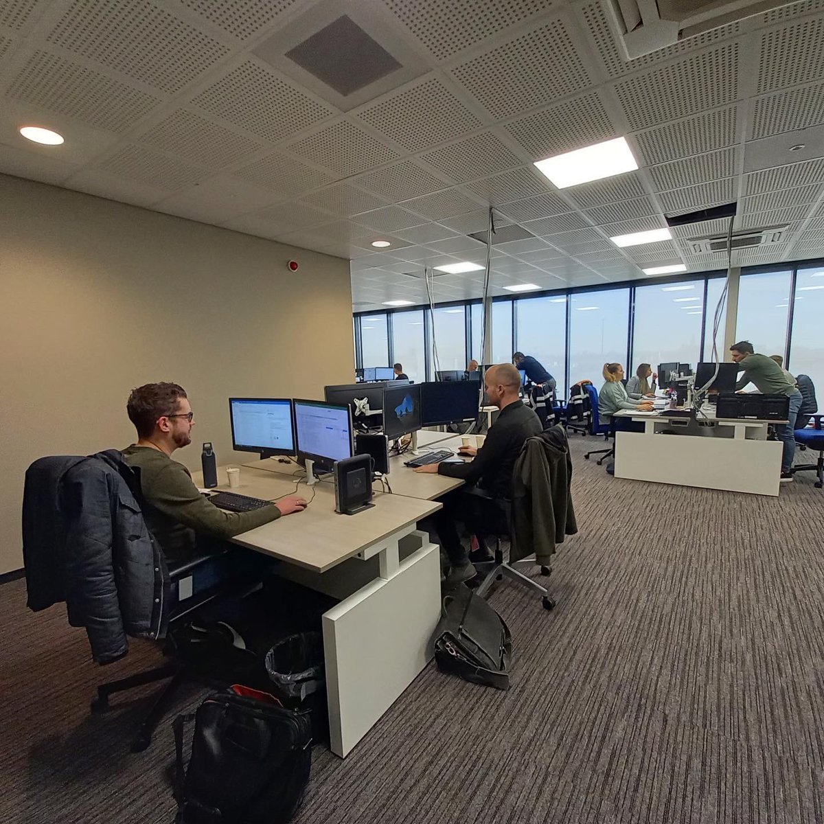 wepacktogether's tweet photo. Today we moved to one floor higher. Our team is growing and so is our need for extra space. We are not quite ready yet. Thank you all for the hard work 💪🏼

Swipe to take a look at today’s move >>>
 
#cppr #coolport #wepacksmartertogether #uplifting #teamworkmakesthedreamwork https://t.co/4sL14NZZr3