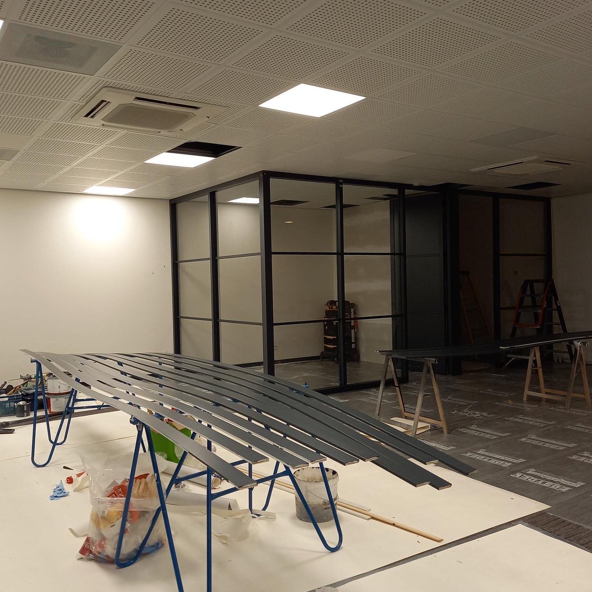wepacktogether's tweet photo. Today we moved to one floor higher. Our team is growing and so is our need for extra space. We are not quite ready yet. Thank you all for the hard work 💪🏼

Swipe to take a look at today’s move >>>
 
#cppr #coolport #wepacksmartertogether #uplifting #teamworkmakesthedreamwork https://t.co/4sL14NZZr3
