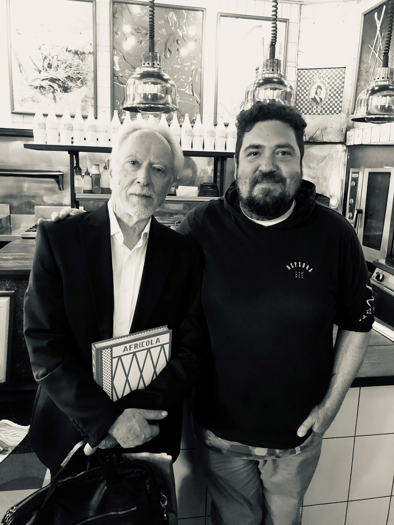 MurdochBooks_UK's tweet photo. The newest fan of Duncan Welgemoed's cookbook #Africola - the one and only J M Coetzee! 📚😲
Africola is a brash, bold and boozy journey of culinary delight and it's out now!
#Africola #OutNow #SouthAfricanCooking #JMCoetzee #DuncanWelgemoed https://t.co/aekshexYhg