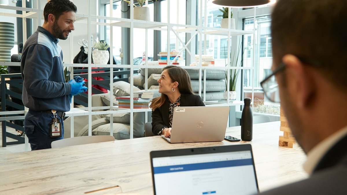 issworld_UK's tweet photo. It's #WorkplaceWeek providing #facilitiesmanagement professionals the opportunity to see how organisations worldwide are adapting their ways of working to tackle their ‘next normal’. Register to join experts from a range of sectors inc. innocent and PwC https://t.co/HVKFtdVysr https://t.co/ts0j0gBW7u