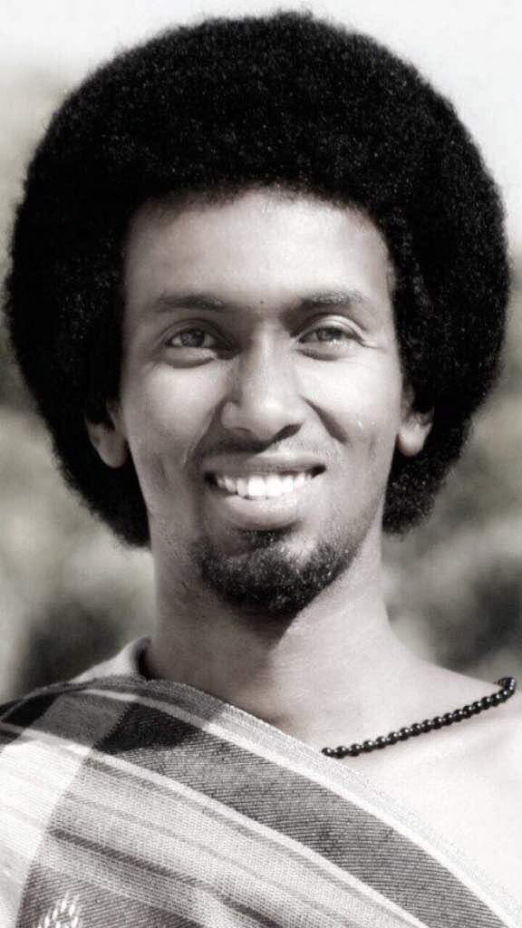 ONuuriye's tweet photo. Old is gold #afrostyle https://t.co/Kg41ivtwY6