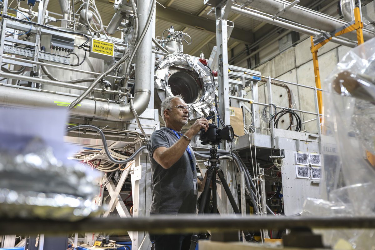 BCNCiencia's tweet photo. 🗓️ Ja ho tens anotat a l'agenda❓
Recorda❗️ Aquest divendres a les 16 h connecta't al #CollideInfoDay, la sessió informativa en línia sobre el 🎨🔬 #Premi #Collide d'@ArtsAtCERN, @CERN i @Hangar_org.
ℹ️ https://t.co/M8lz3bcxT6 | #AskCollide https://t.co/VNPKrqZhbE