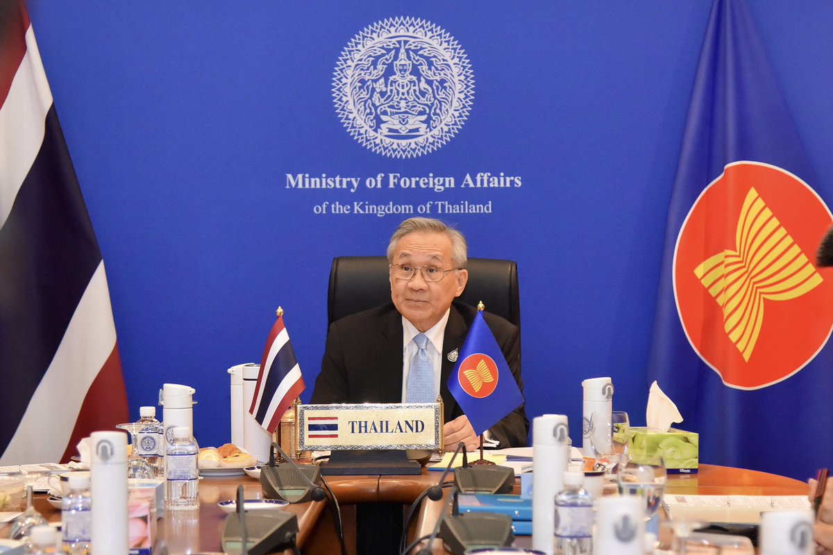 MFAThai's tweet photo. DPM/FM Don joined #ASEAN foreign ministers supporting Viet Nam on #ASEAN2020VN chairmanship deliverables, while reaffirming Thailand’s commitment to cooperating with Member States to advance #COVID19 response initiatives, during #ASEAN Coordinating Council Mtg.(10 Nov 20) https://t.co/oQvR0u3ETQ