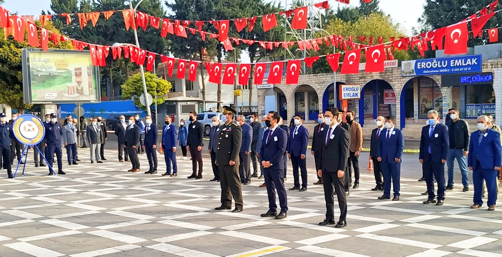 faikkurt11's tweet photo. Atamızı saygı,sevgi ve özlemle anıyoruz.
Türkiye Cumhuriyeti´nin kurucusu Büyük Önder Mustafa Kemal Atatürk vefatının 82. Yıldönümünde ilçemizde düzenlenen törenle anıldı.
@ziyaselcuk
@MehmetHanzdemi2 
@surucmem 
@AYDINBEYTEKN
@ali_canki
@mhmt_cylrn
@_1_Selahattin 
@EKzlsln https://t.co/UEIFuzAlha