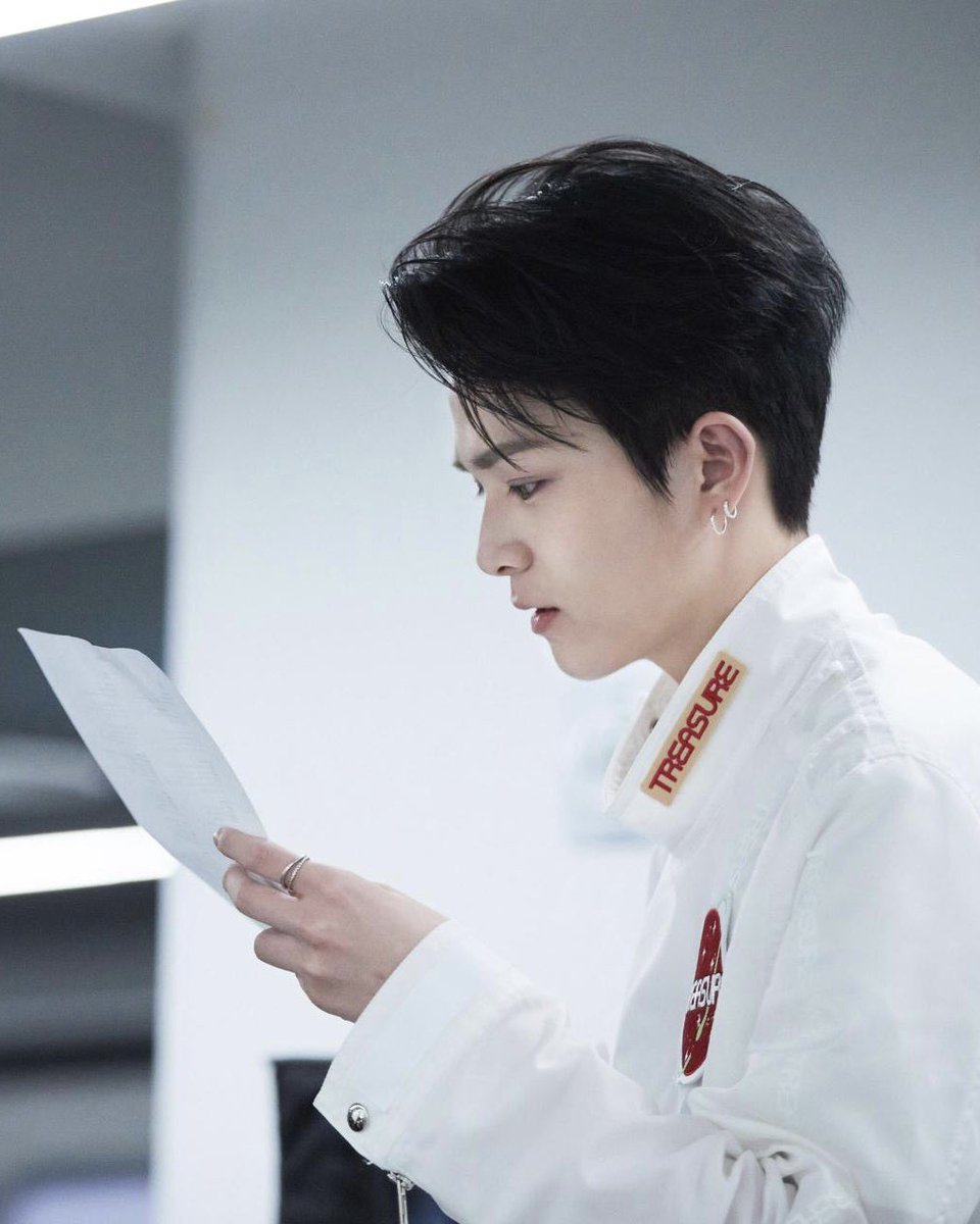 4D_ASAHI's tweet photo. asahi’s side profile 🥺
@treasuremembers #트레저 #아사히 
https://t.co/vDp49mapIs https://t.co/rlwNnbtfV4