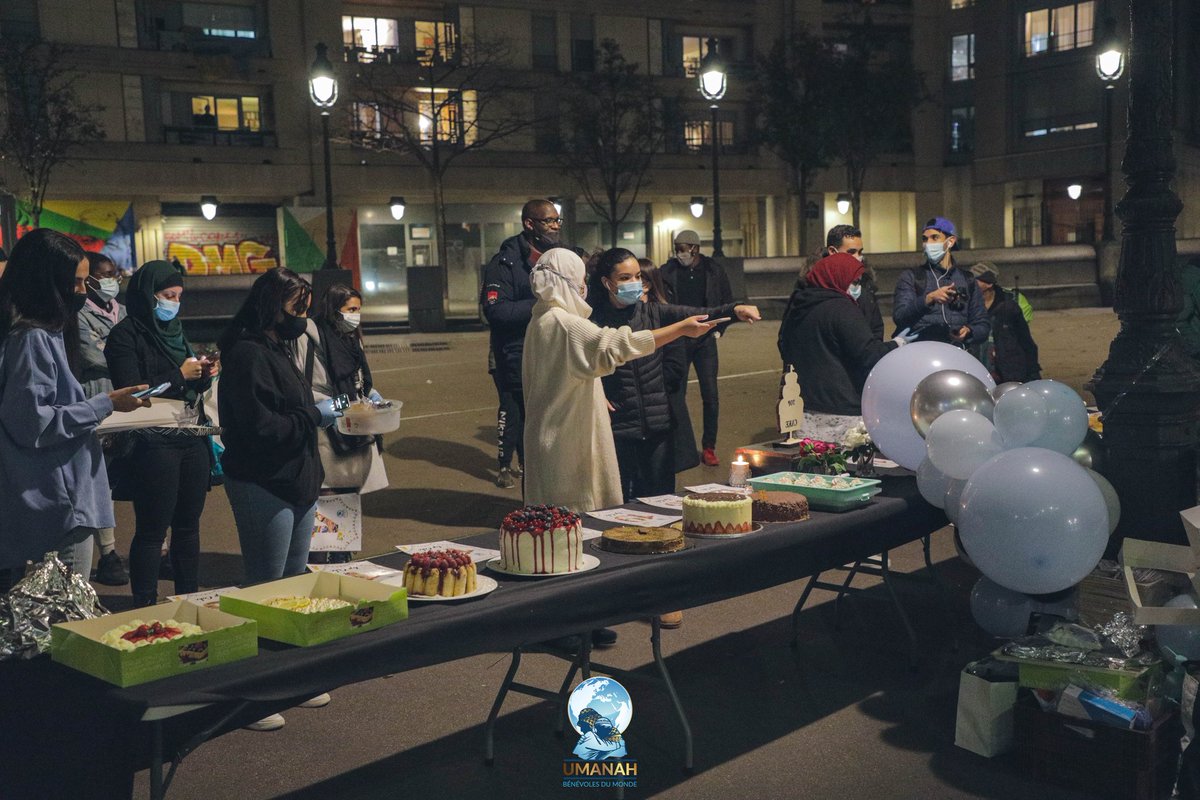 Adamaa_warr's tweet photo. Hier nous avons mis en place un concours de gâteaux lors d'une distribution alimentaire auprès des plus démunis 👌 

Un concours qui a été très apprécié par les bénéficiaires (et les membres de l'association 😅). 

#TopCake #Association https://t.co/LeHa7Cg8Ou