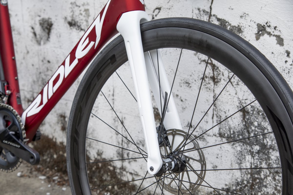 Ridley_Bikes's tweet photo. The matt finish on this Noah Disc Aero+ makes it look really smooth. What do you guys like more, matt or gloss frames?
Pure Line XL
349 - Candy Red Metallic
1 - White
Finish: Matt
#NoahDiscAero+ #PureLineXL https://t.co/6tOx5qBhfd