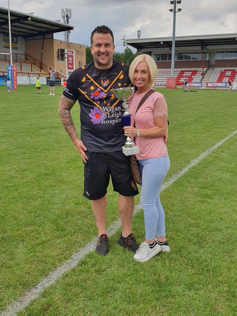 leighminersrl's tweet image. Our love thoughts &amp;amp; prayers are with Tracy, The Rigby family &amp;amp; friends today xxx #RIPDannyRigby 💛🖤💛🖤