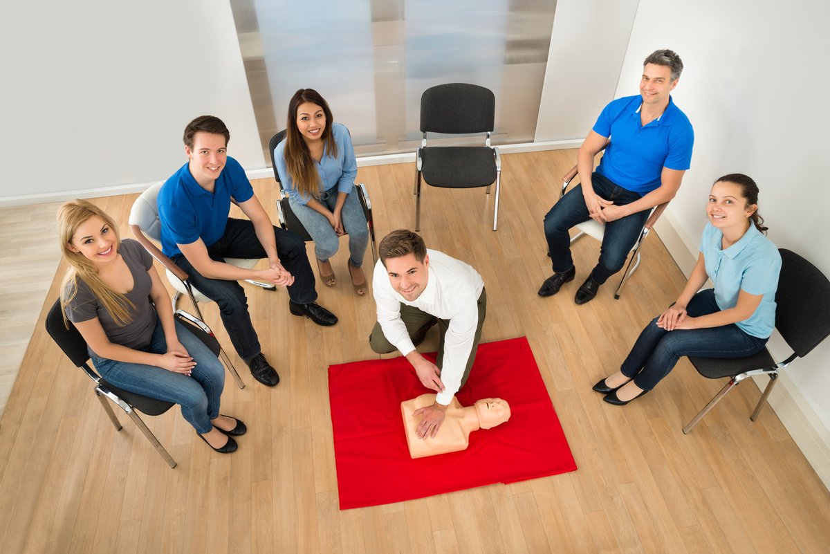 Emtrg's tweet photo. First Aid at Work Blended course on 19th and 20th January 2021 in Watford, 930am to 330pm, £225 places available. https://t.co/UDGulsgO6c https://t.co/73tEGfJv88