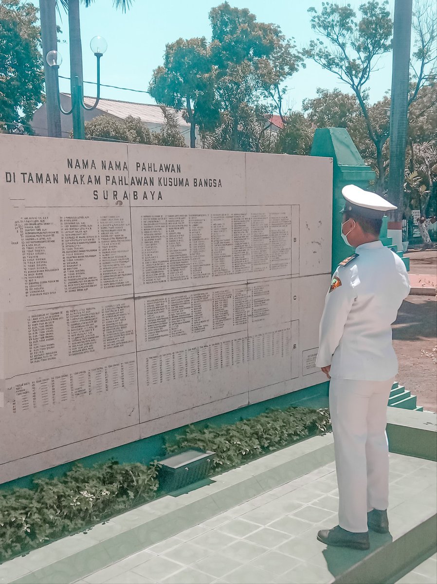 Satrio0705's tweet photo. Happy heroes day (battle of soerabaja) 1945 - 1946 https://t.co/JlRxcqYs6M