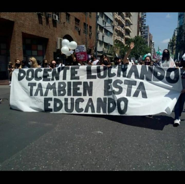 valdivia_fabi's tweet photo. Un Congreso mentiroso del cual no nos hicieron partícipes
#NoAlCongreso
#LlaryoraMiente
@MuniCba @MartinLlaryora https://t.co/RlR879jTi9