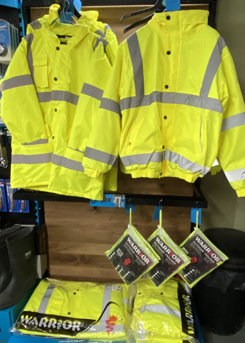 Be SEEN ✔️
Be DRY ✔️
Be WARM ✔️

With the colder weather approaching we’re happy to be selling these HI-VIS essentials 👷🏼‍♂️👷🏾

Hi-vis coat = £23.95 
Hi-vis bomber jacket = £29.95 
 
Bargain 💰😎

#hivisibility #outdoorclothing #safety #keepwarm #winterwear #coldweather #wiltshour