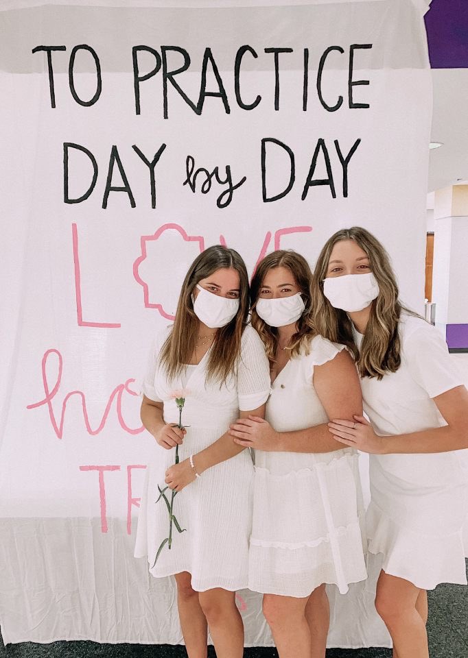 lsusphimu's tweet photo. ✨11-8-2020✨
Our phi’s gained their mu’s!! We are so excited to have initiated 19 new members! https://t.co/UJ5g6q3QBl