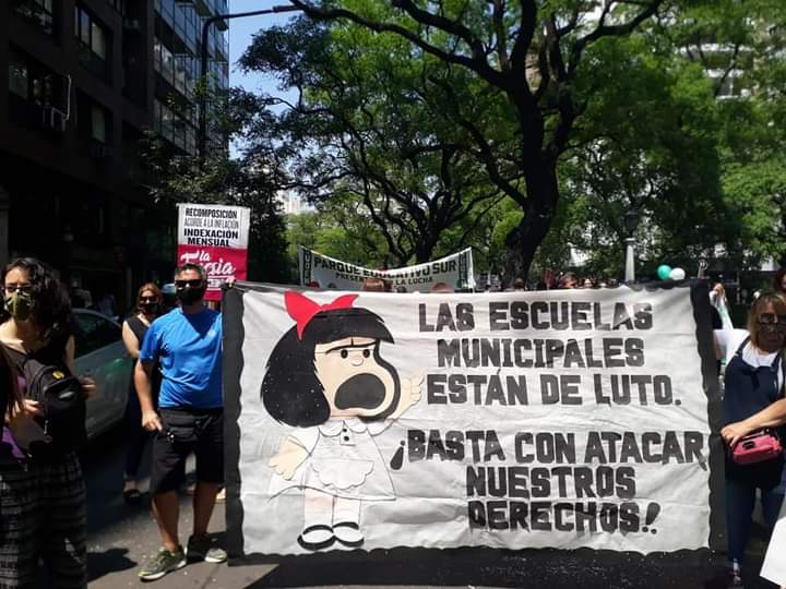 gizelllam's tweet photo. En este momento se desarrolla el Congreso Municipal de Educación Sin las Escuelas Municipales. Aprox somos 1400.Hay 378 participantes. La mayoría de la provincia y algunos docentes suplentes por el puntaje. Una mentira más https://t.co/JEmmdFSTsF
#NoAlCongreso
#LlaryoraMiente https://t.co/PU9h81oR1m