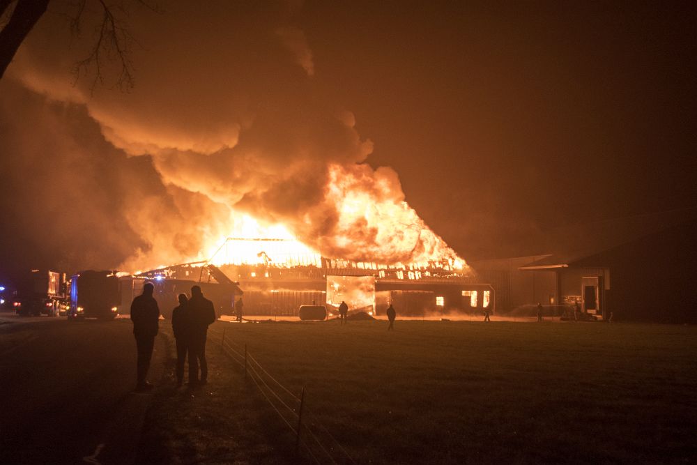 Melding grote brand Munnekezijl