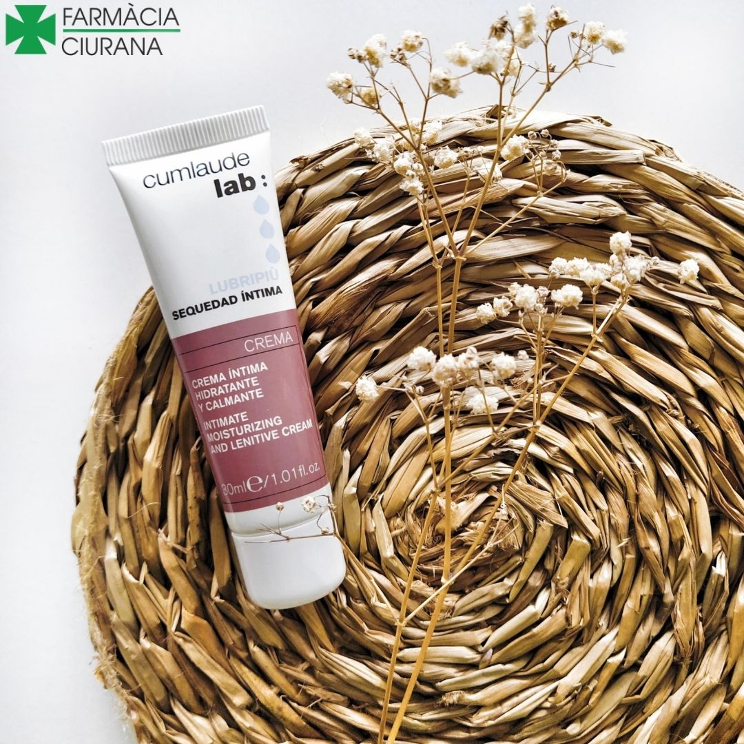 FamaciaCiurana's tweet photo. Si notes la zona íntima seca, la nova línia de @cumlaudelab  és per a tu!🌸
#Lubripiù està indicada per a la sequedat dels genitals externs gràcies a l’acció lubricant prolongada, protectora, hidratant i calmant.💧💧💧
#cumlaude #gynelaude #zonaintima #sequedat #farmacia https://t.co/3OsqDVmJGz