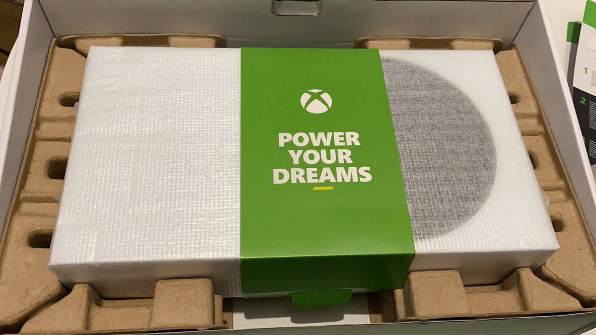 Xained's tweet photo. Ya esta aqui @Xbox_Spain https://t.co/fVvrMCAqmO