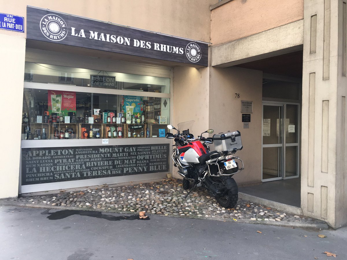 « Putain, heureusement que j’ai une moto appropriée à mon lieu de vie » #respectdesautres #respectducdlr