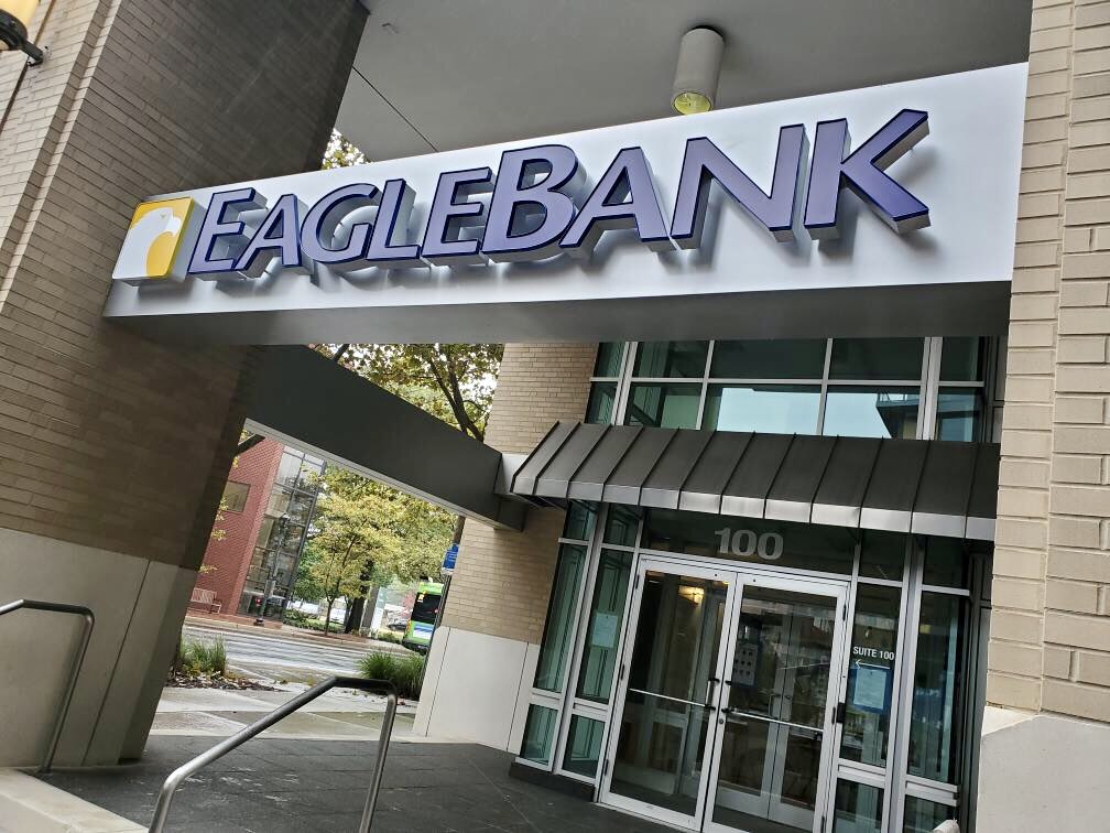 ArtDisplay_Co's tweet photo. Let us handle the entire sign permitting process for you. We’ll make sure that your sign isn’t ill-eagle 😉 🎨 #sign #signage #eaglebank #channelletters #signsfordays #punsfordays #punstagram https://t.co/aeR5fO3vX7