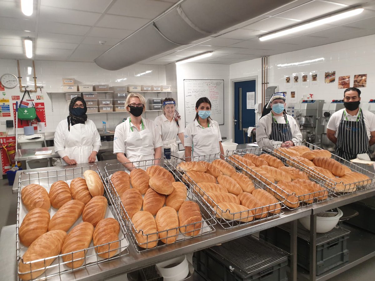 COLCollege's tweet photo. Our #bakery students have been busy making bread this morning which will now be sent out to food banks across Liverpool to help feed local communities. Thank you to everyone involved! 👏👏

#ForTheFuture https://t.co/cpacTPehnf