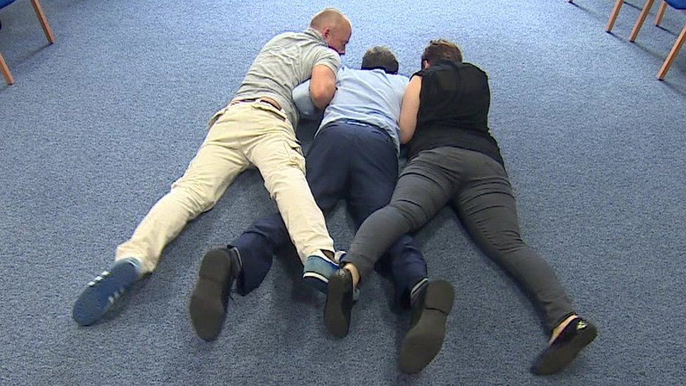 de-escalate.com (D8) tweet media