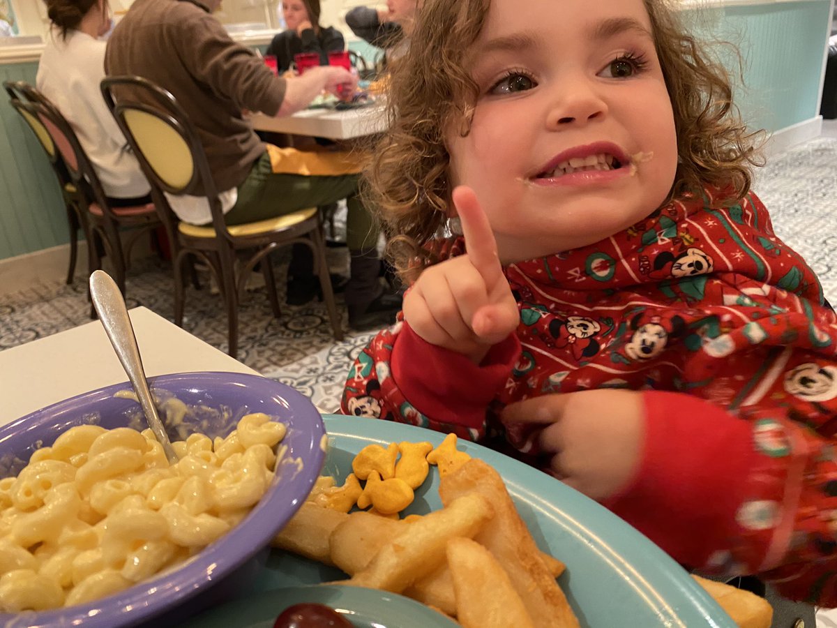 MandieraeM's tweet photo. #castcompliment for Miss Courtney at the Beaches and Cream restaurant in Disney’s Beach Club! She went above and beyond for my family and had the true Disney spirit! We will always ask for her when dining here going forward! If you ask us- She’s #1!!! https://t.co/XvFyTAO0Nm