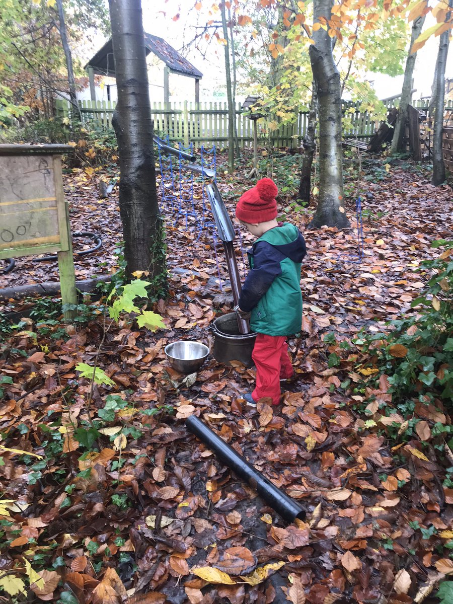 DanesfieldFS's tweet photo. What fun reception had in the forest this morning....can you spot our surprise guest?! She was even treated to popcorn🍿❤️🌳🌳 #teachersallowed #leafangels @DanesfieldR @DanesfieldSchl https://t.co/4f2iaTAfhW