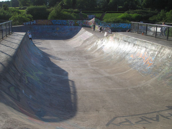 Elly_HES's tweet photo. Interested in Livingston and its world-famous Skate Park? Check out this Radio 3 documentary -  Curves and Concrete https://t.co/lUb9Rs3zoi https://t.co/fgKBKojb0Z
