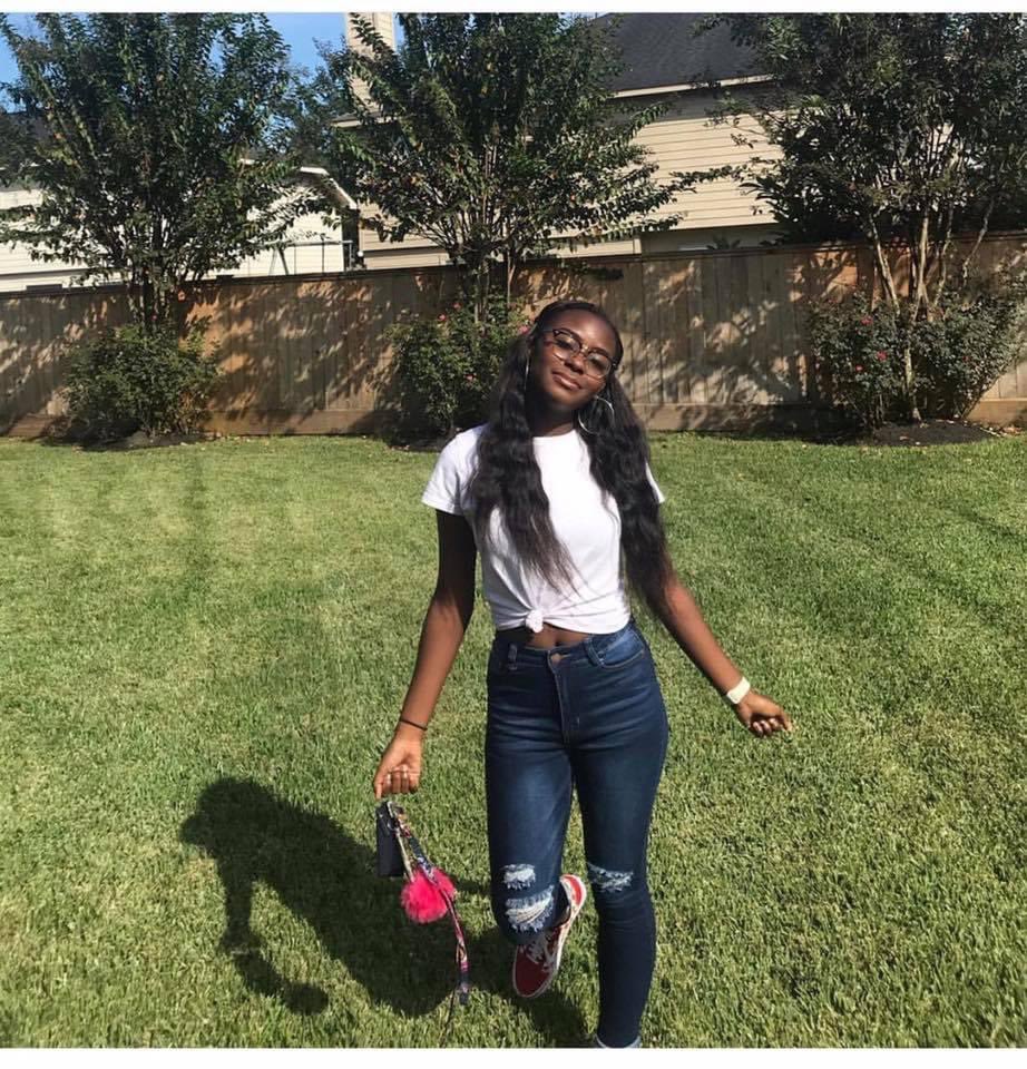 desireerl78's tweet image. Countdown to 18! #6moredays #almost18 #onlygirl #middlechild #senior2021