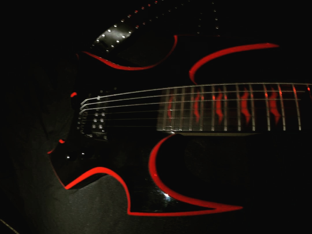 Avenge Son Of Beast B.C RICH. 

#Guitarist #guitar #guitars #guitarplayer #guitarra #pointyguitars #guitarsoftwitter #musica #musicians #rockmusic #Rockies #metalmusic #MetalMusic <a href="/OfficialBCRich/">B.C. Rich Guitars</a>