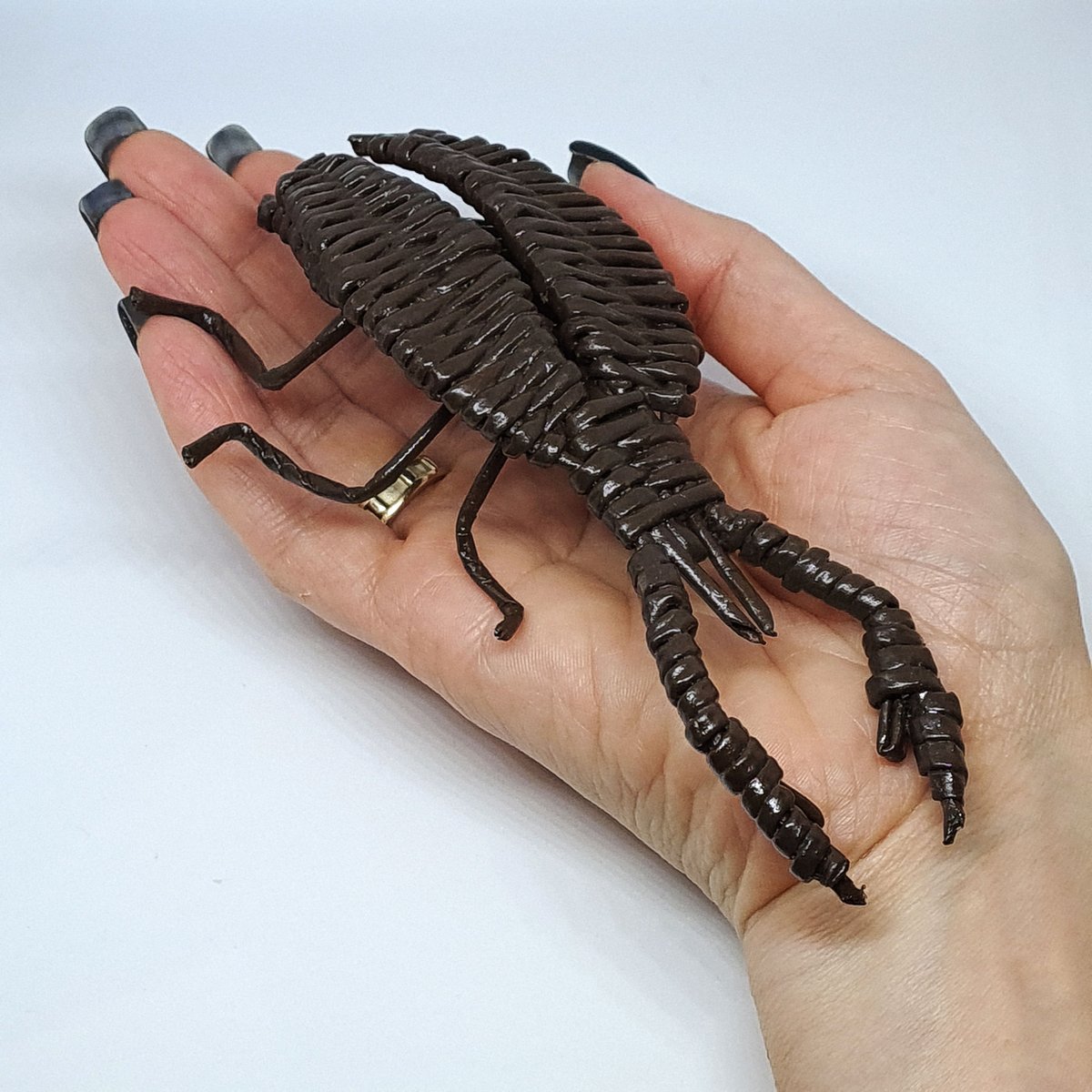 pools_ol's tweet photo. Brown beetle figurine, insect art, paper wicker sculpture https://t.co/91jrxceeNc  #beetlefigurine #wickerbeetle #insectartfigurine #paperwickerinsect #insectlovergift #biginsectfigure https://t.co/faCZfInIB8